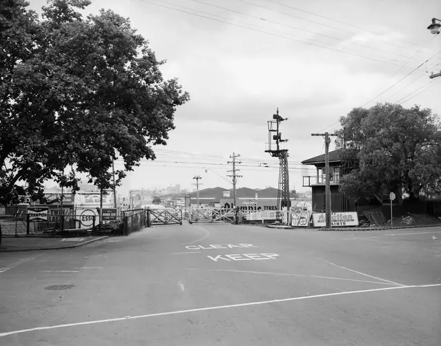 The old gates of Kensington in 1964